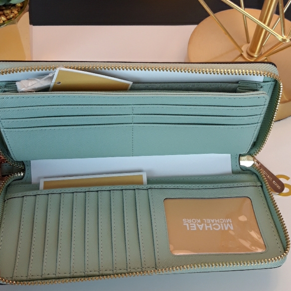 💕NEW STYLE & COLOR  Michael Kors Pebble Leather - Picture 7 of 8